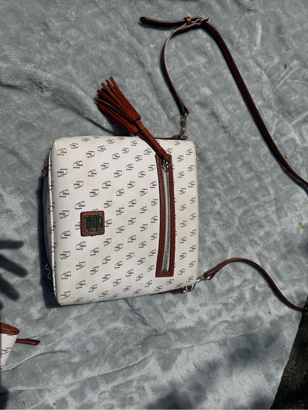 Dooney & Bourke Gretta Everyday Crossbody in Bone